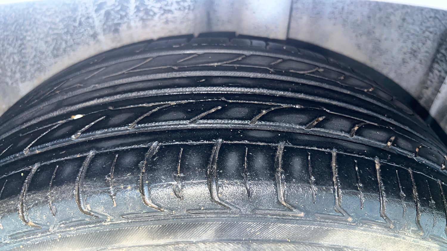 Used 2017 Volkswagen Polo Highline1.2L (P) Petrol Manual tyres LEFT REAR TYRE TREAD VIEW