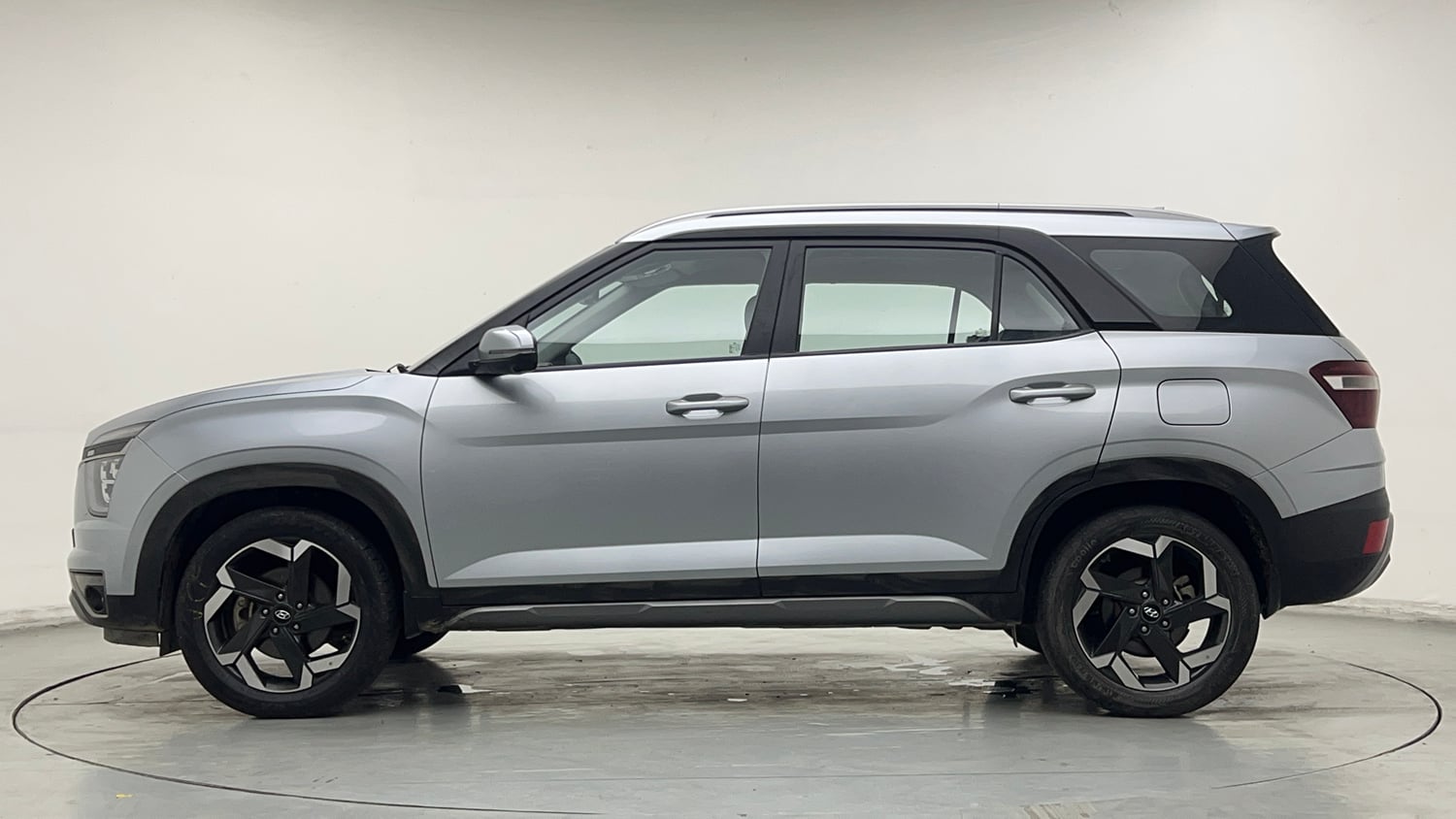 Used 2023 Hyundai Alcazar Platinum 7 STR 1.5 Turbo Petrol Petrol Manual exterior LEFT SIDE VIEW