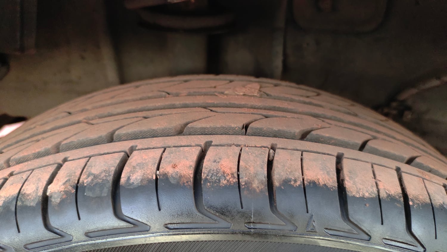 Used 2023 Tata Tiago XZA Plus Petrol Automatic tyres RIGHT REAR TYRE TREAD VIEW
