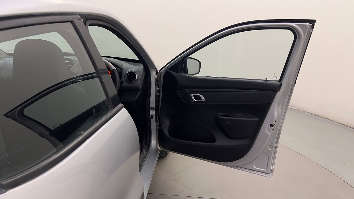 Used 2018 Renault Kwid 1.0 RXT AMT Petrol Automatic interior RIGHT FRONT DOOR OPEN VIEW