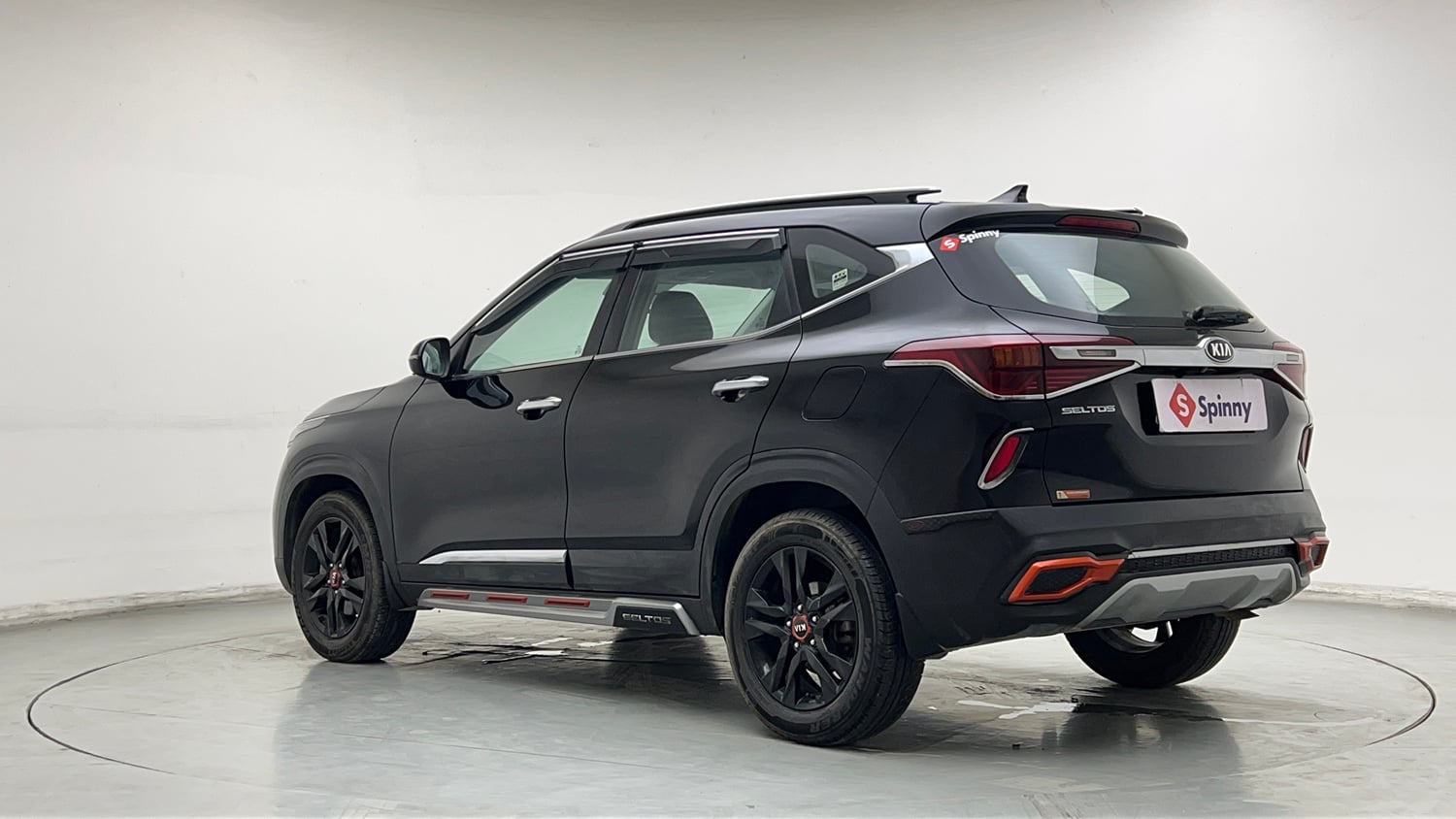 Used 2020 Kia Seltos Anniversary Edition 1.5 Petrol Manual exterior LEFT REAR CORNER VIEW