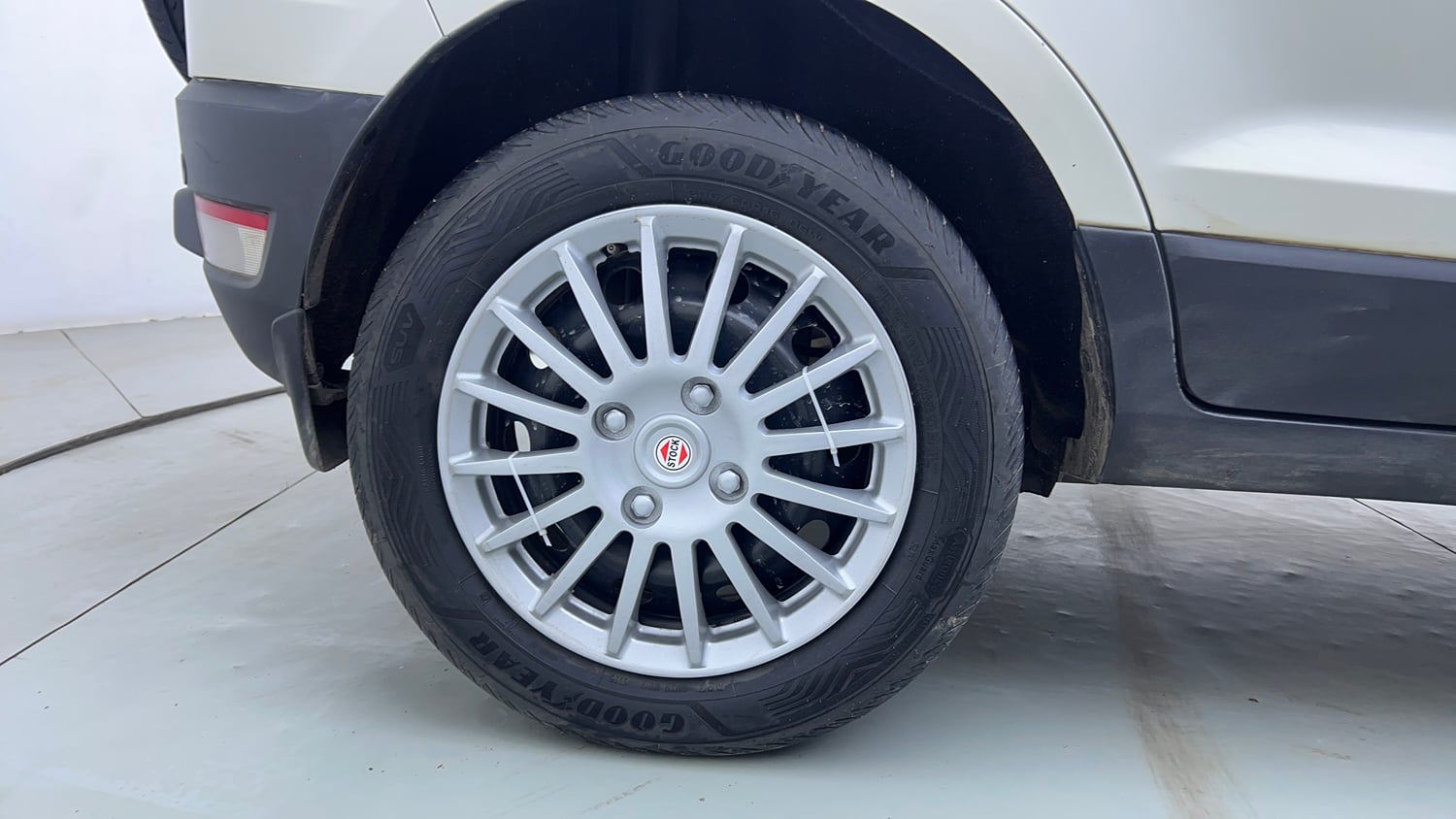 Used 2021 Ford EcoSport Trend 1.5L TDCi Diesel Manual tyres RIGHT REAR TYRE RIM VIEW