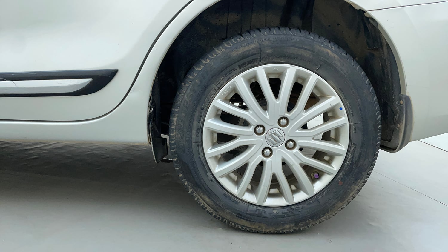 Used 2018 Maruti Suzuki Dzire ZXi Petrol Manual tyres LEFT REAR TYRE RIM VIEW