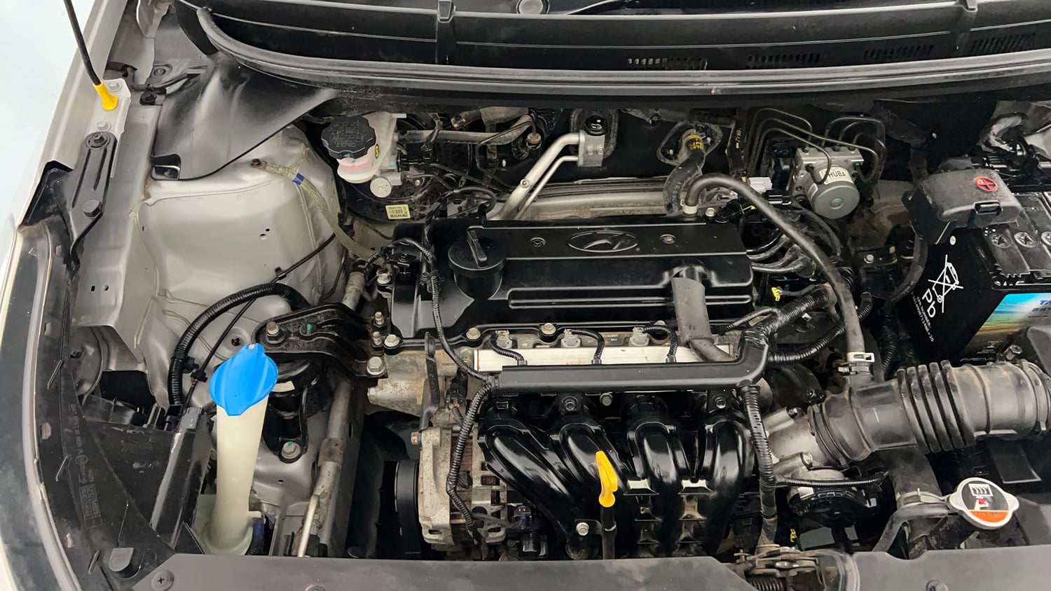 Used 2015 Hyundai Elite i20 Sportz 1.2 Petrol Manual engine ENGINE RIGHT SIDE VIEW