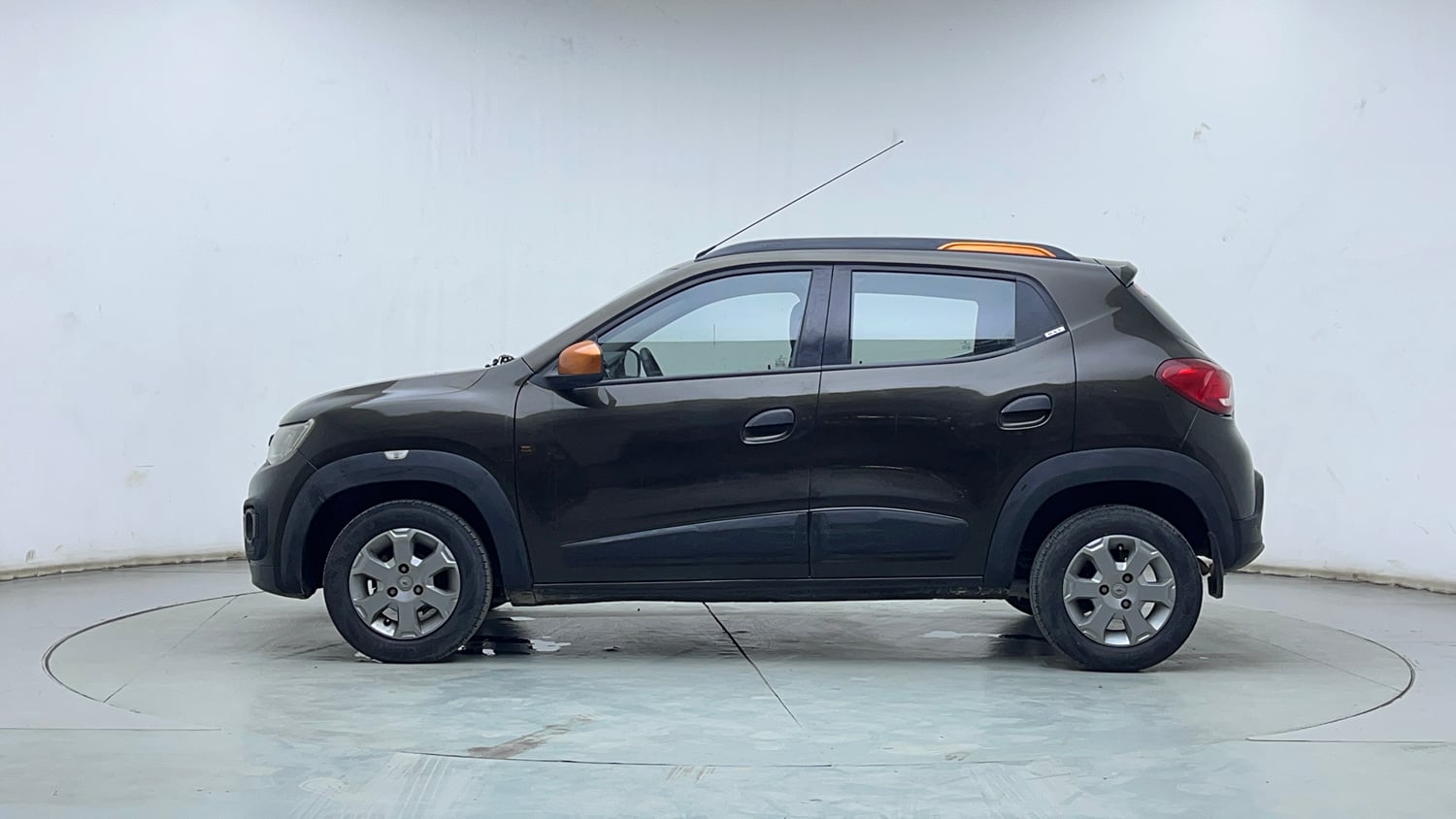 Used 2019 Renault Kwid CLIMBER 1.0 Petrol Manual exterior LEFT SIDE VIEW