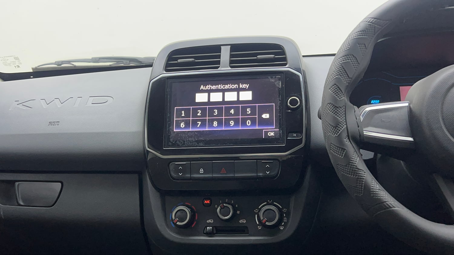 Used 2020 Renault Kwid RXT 1.0 Opt Petrol Manual top_features Integrated (in-dash) music system
