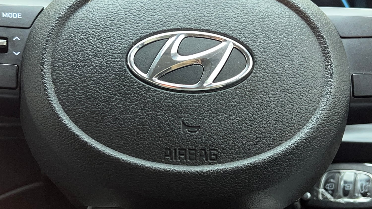 Used 2020 Hyundai i20 Sportz 1.2 MT Petrol Manual top_features Airbags