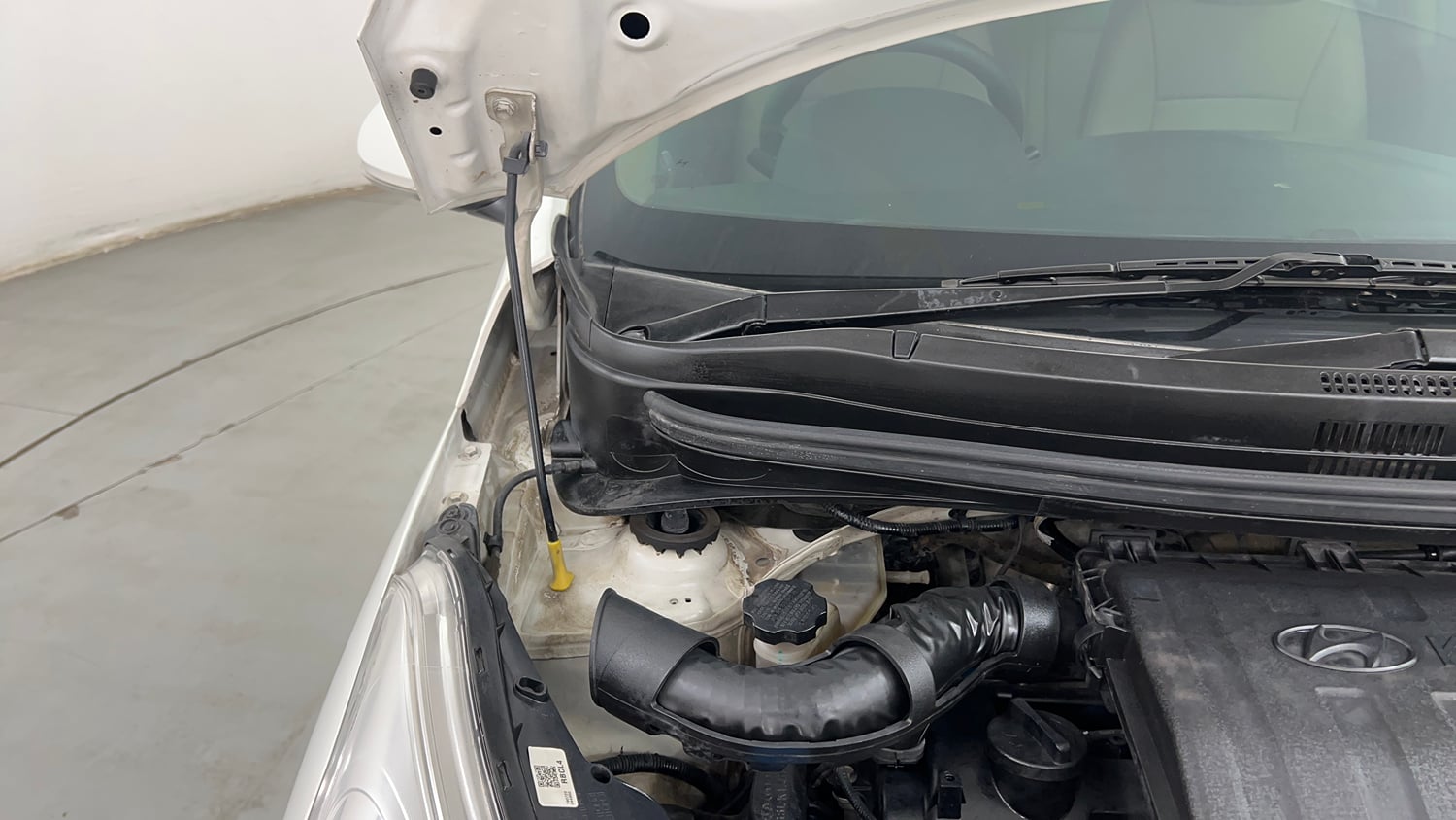 Used 2017 Hyundai Grand i10 Sportz (O) 1.2 Kappa VTVT Petrol Manual engine ENGINE RIGHT SIDE HINGE & APRON VIEW