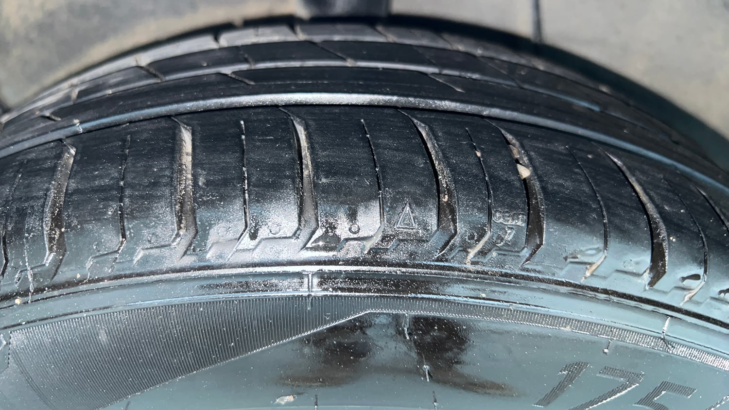Used 2020 Hyundai Aura SX 1.2 Petrol Petrol Manual tyres RIGHT REAR TYRE TREAD VIEW