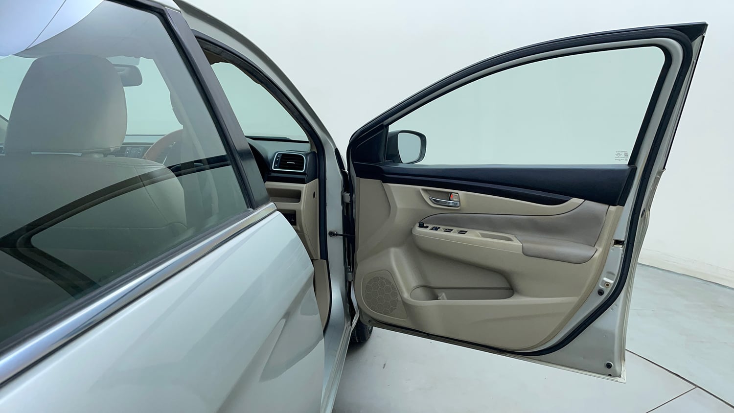 Used 2015 Maruti Suzuki Ciaz ZXI+ Petrol Manual interior RIGHT FRONT DOOR OPEN VIEW