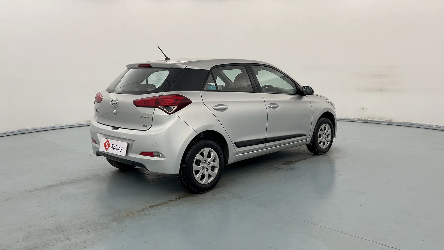 Used 2015 Hyundai Elite i20 Sportz 1.2 Petrol Manual exterior RIGHT REAR CORNER VIEW