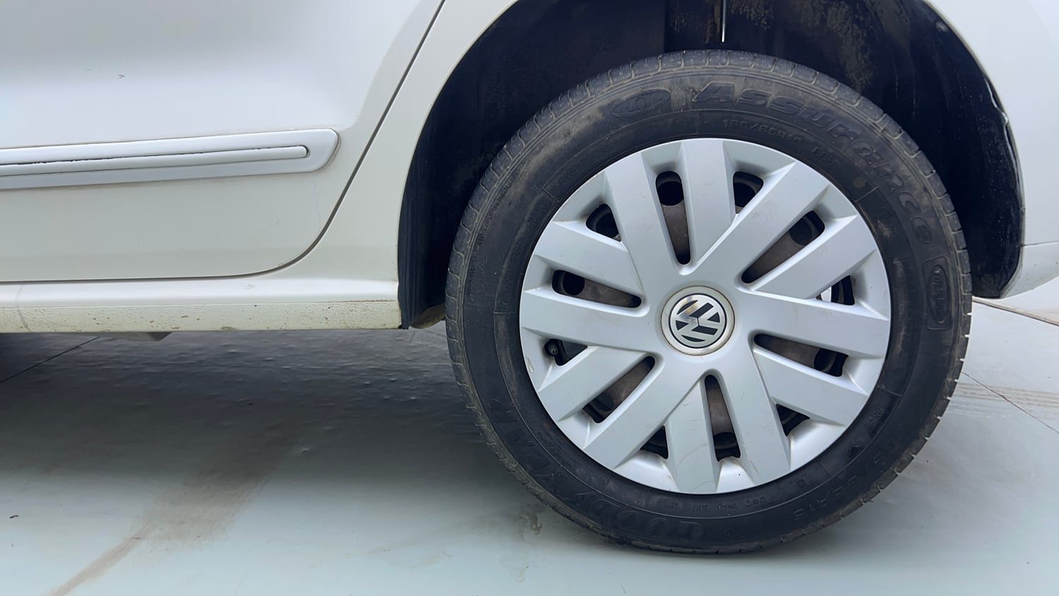 Used 2013 Volkswagen Polo Comfortline 1.2L (P) Petrol Manual tyres LEFT REAR TYRE RIM VIEW
