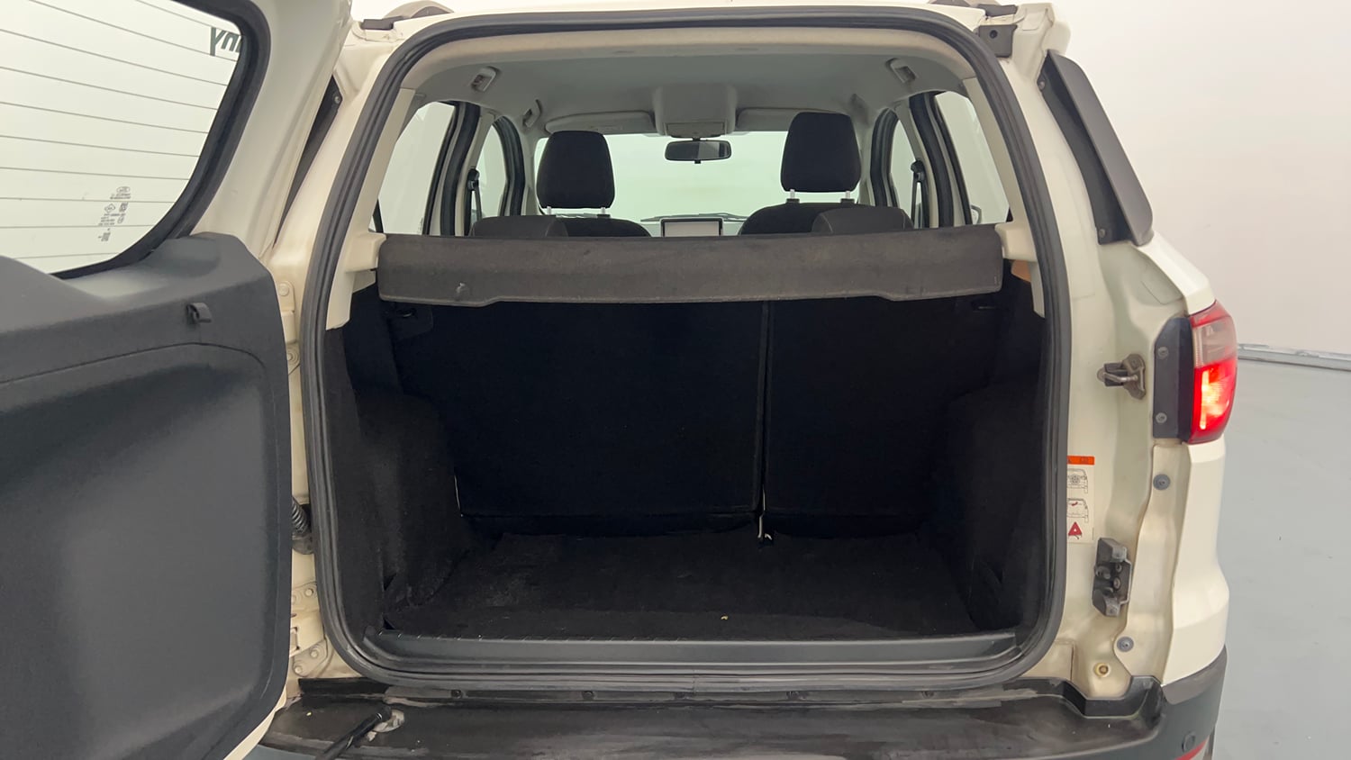 Used 2018 Ford EcoSport Titanium 1.5L TDCi Diesel Manual interior DICKY INSIDE VIEW