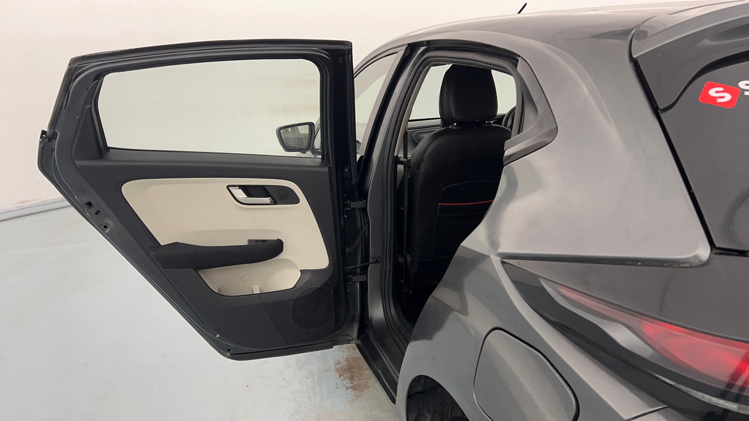 Used 2022 Tata Altroz XZ Petrol Petrol Manual interior LEFT REAR DOOR OPEN VIEW