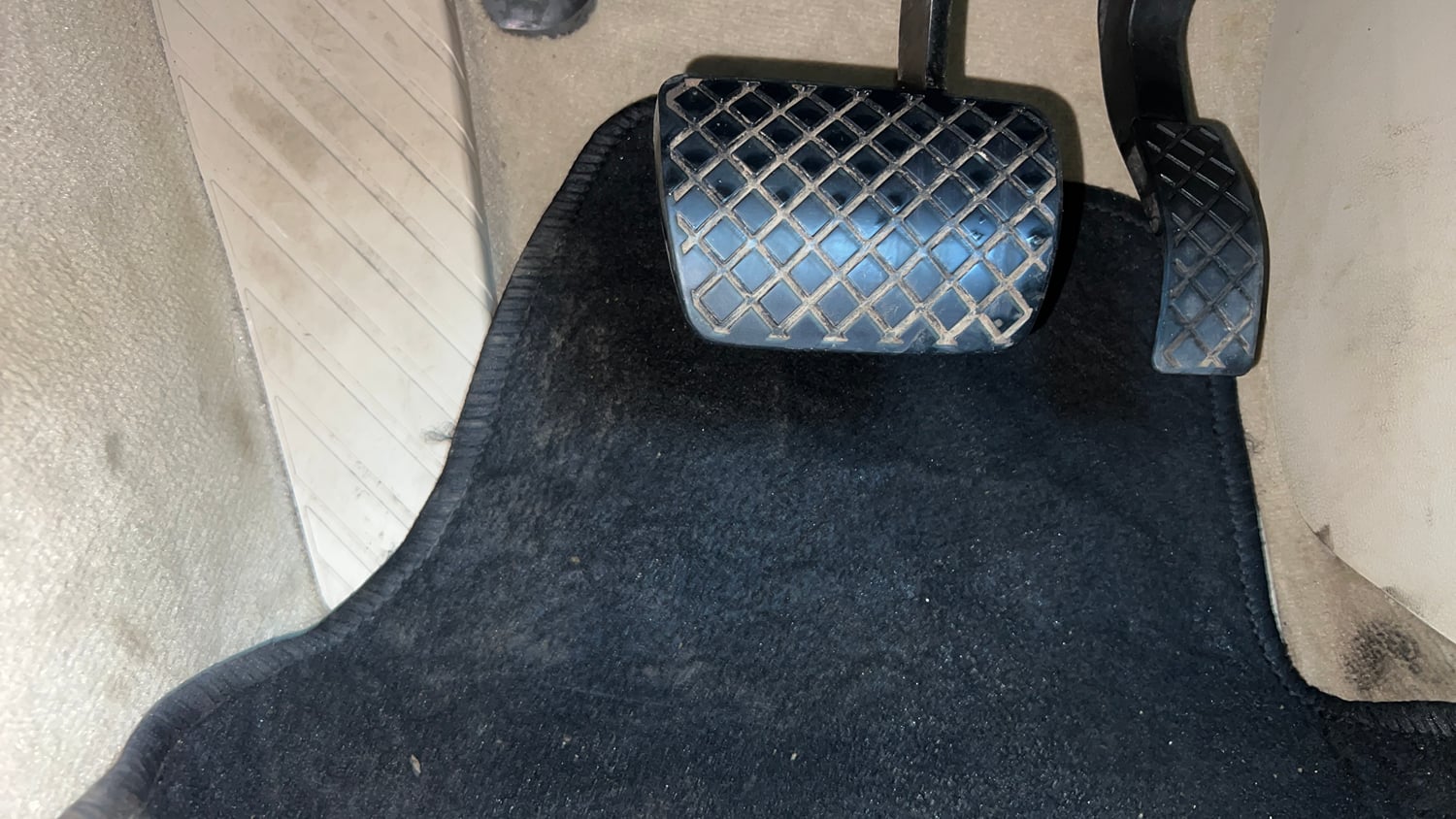 Used 2017 Audi A6 35 TFSI Petrol Automatic interior PEDALS VIEW