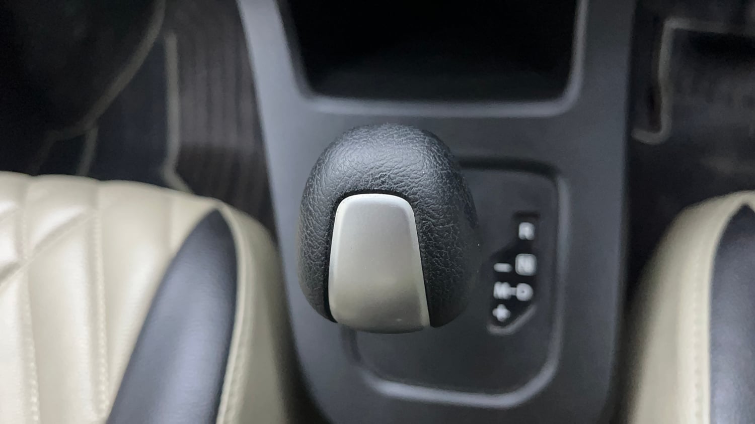 Used 2023 Maruti Suzuki Wagon R ZXI 1.2 AGS Petrol Automatic interior GEAR  KNOB VIEW