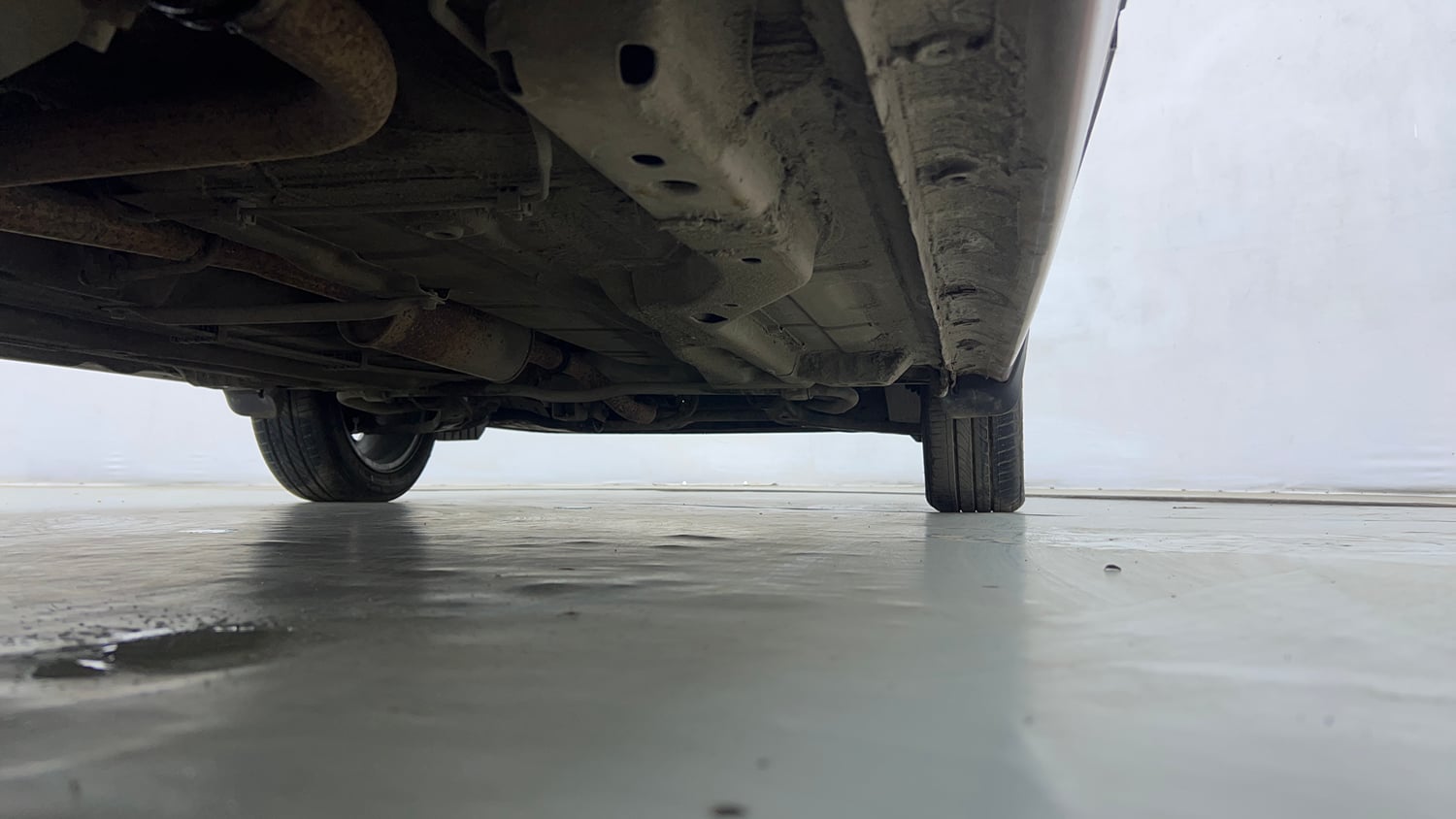 Used 2018 Tata Tigor Revotron XZA Petrol Automatic extra REAR RIGHT UNDERBODY VIEW