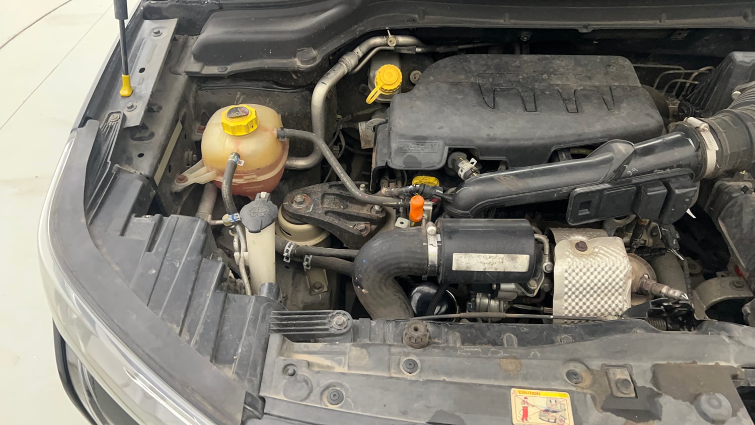 Used 2022 Mahindra XUV 300 W8 (O) 1.2 Petrol Petrol Manual engine ENGINE RIGHT SIDE VIEW