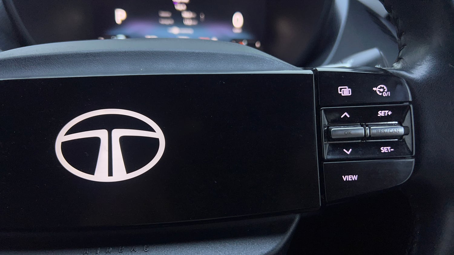 Used 2023 Tata Nexon Fearless Plus S 1.2 Revotron Petrol 7DCA DT Petrol Automatic top_features Cruise control