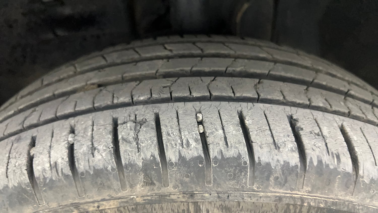 Used 2023 Tata Punch Creative Dual Tone Petrol Manual tyres LEFT FRONT TYRE TREAD VIEW