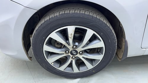 Used 2013 Hyundai Verna Fluidic 1.6 VTVT SX Petrol Manual tyres LEFT FRONT TYRE RIM VIEW