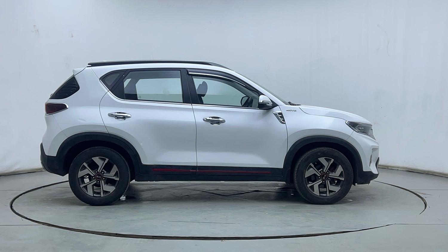 Used 2020 Kia Sonet GTX Plus 1.5 AT Diesel Automatic exterior RIGHT SIDE VIEW