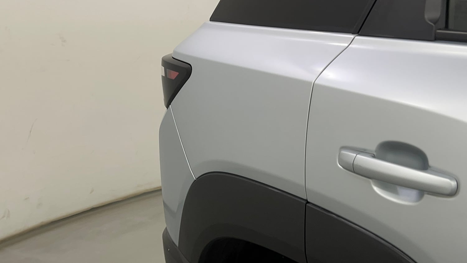 Used 2023 Maruti Suzuki Brezza VXi Petrol Manual dents MINOR SCRATCH