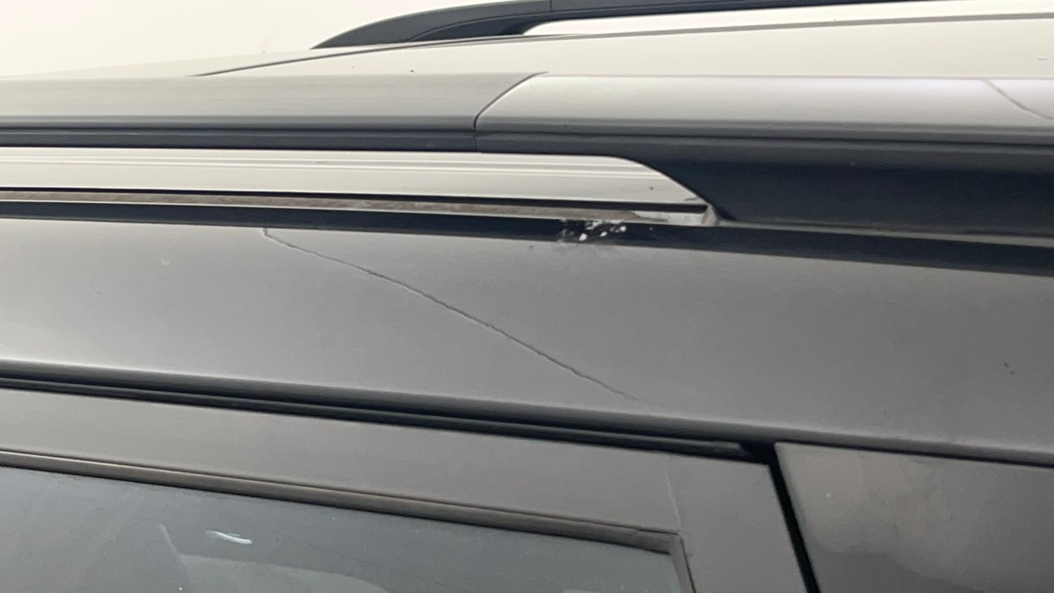 Used 2022 Mahindra XUV 300 W8 (O) 1.2 Petrol Petrol Manual dents MINOR SCRATCH