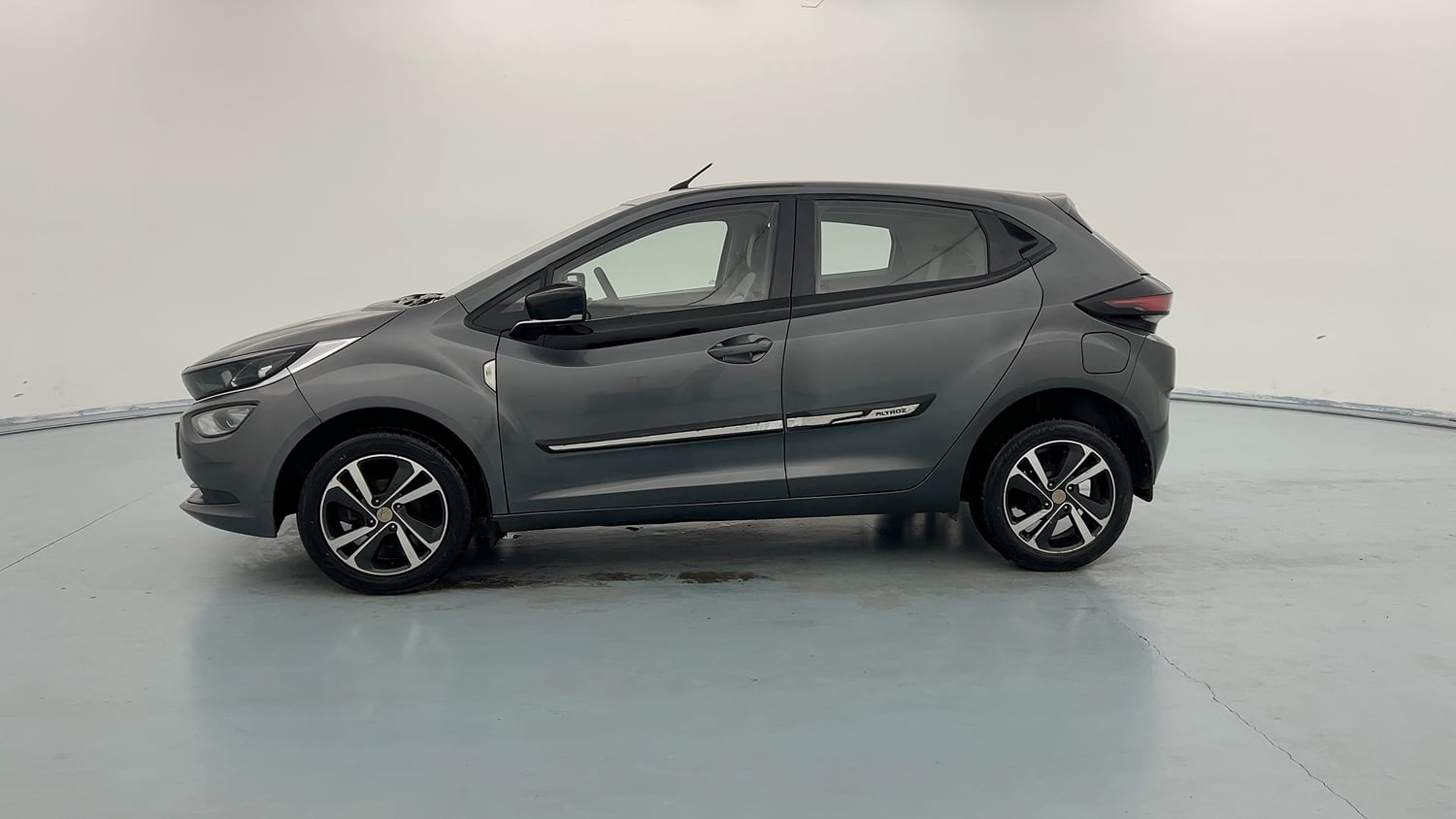 Used 2022 Tata Altroz XZ Petrol Petrol Manual exterior LEFT SIDE VIEW