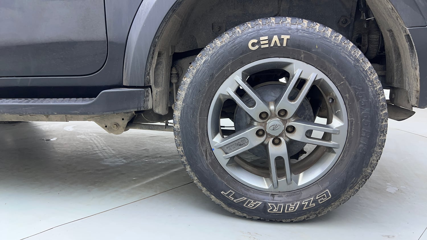 Used 2021 mahindra Thar LX Hard Top Petrol AT 4WD Petrol Automatic tyres LEFT REAR TYRE RIM VIEW