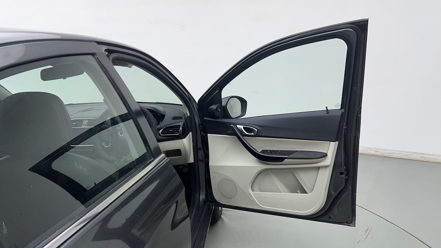 Used 2022 Tata Tigor XZ Plus CNG Cng Manual interior RIGHT FRONT DOOR OPEN VIEW