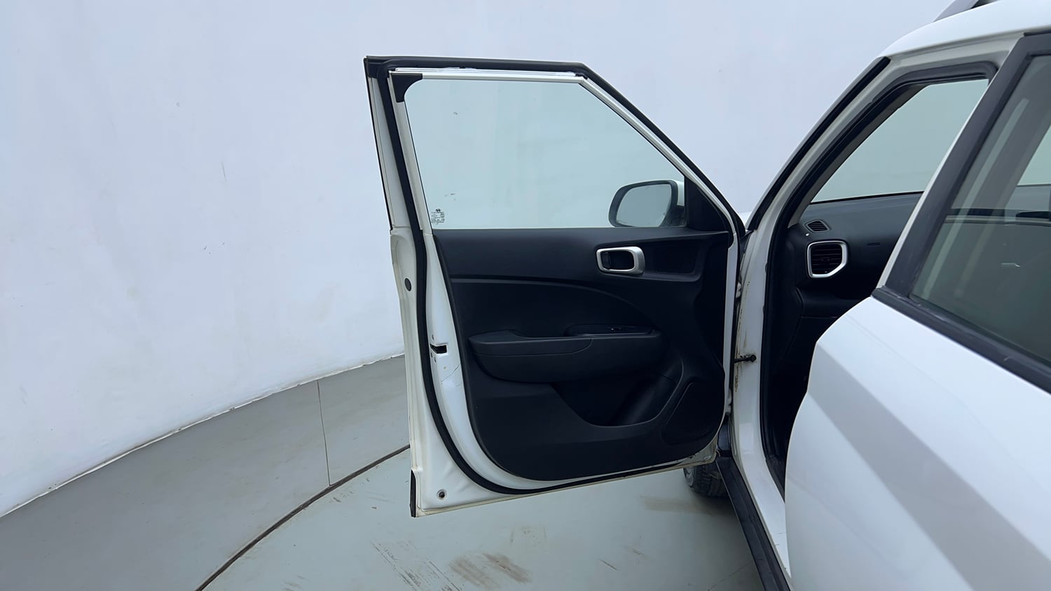 Used 2019 Hyundai Venue SX Plus 1.0 Turbo DCT Petrol Automatic interior LEFT FRONT DOOR OPEN VIEW