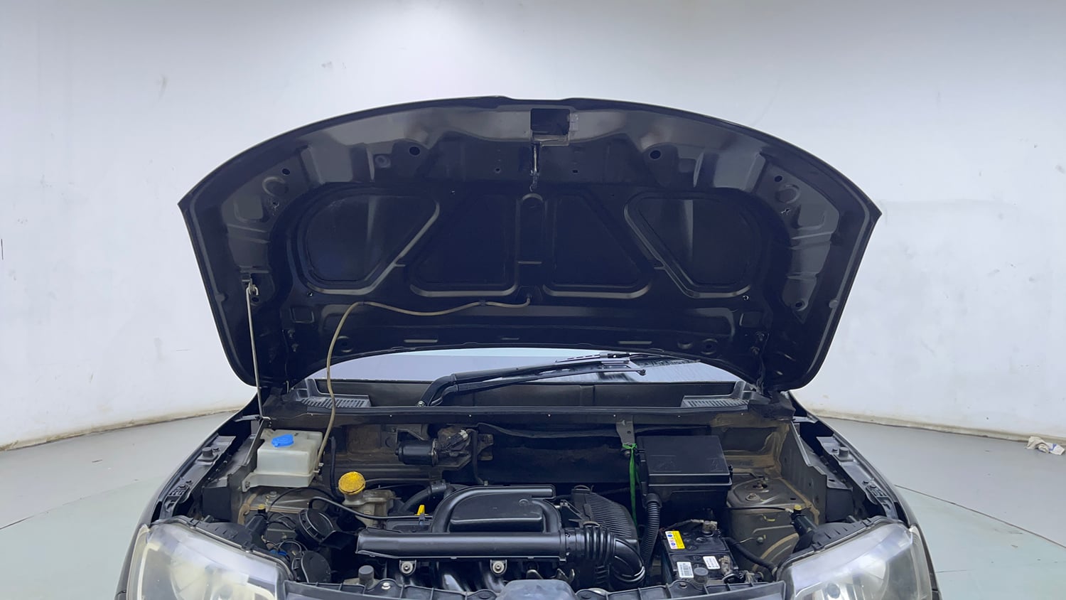 Used 2019 Renault Kwid CLIMBER 1.0 Petrol Manual engine ENGINE & BONNET OPEN FRONT VIEW