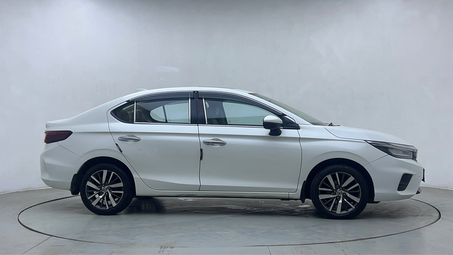 Used 2021 Honda City ZX CVT Petrol Petrol Automatic exterior RIGHT SIDE VIEW