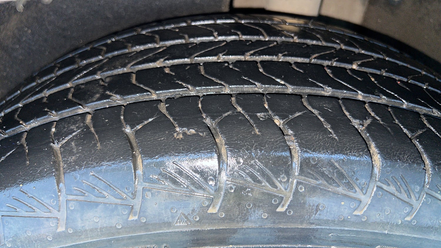 Used 2021 Hyundai Alcazar Platinum (O) 6 STR 2.0 Petrol AT Petrol Automatic tyres LEFT REAR TYRE TREAD VIEW