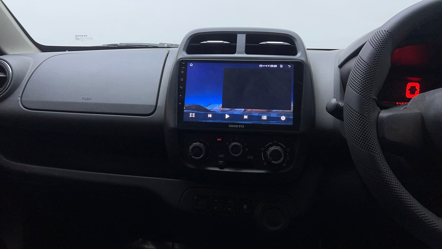 Used 2017 Renault Kwid 1.0 RXT Petrol Manual top_features Integrated (in-dash) music system