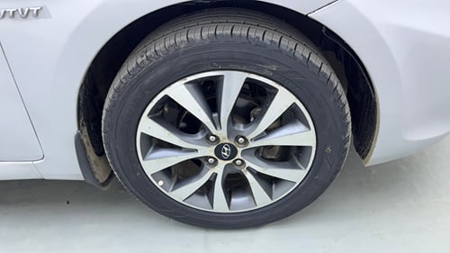 Used 2013 Hyundai Verna Fluidic 1.6 VTVT SX Petrol Manual tyres RIGHT FRONT TYRE RIM VIEW