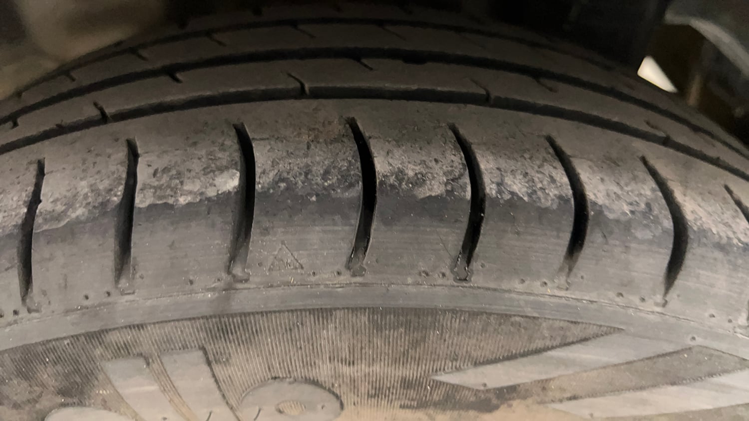 Used 2018 Hyundai Eon Magna + Petrol Manual tyres LEFT REAR TYRE TREAD VIEW