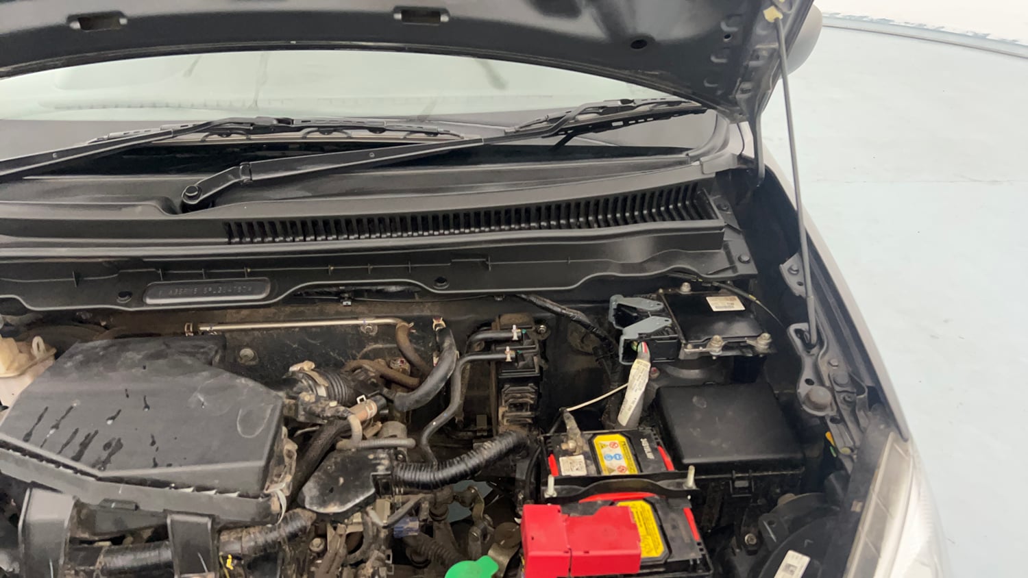 Used 2023 Maruti Suzuki Alto K10 VXi Plus Petrol Manual engine ENGINE LEFT SIDE HINGE & APRON VIEW