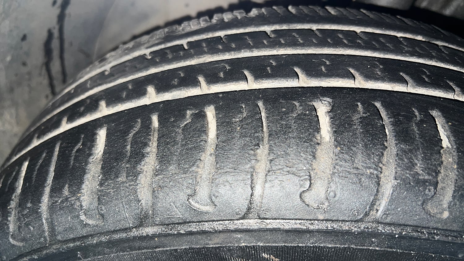 Used 2019 Tata Tiago Revotron XZ w/o Alloy Petrol Manual tyres LEFT FRONT TYRE TREAD VIEW