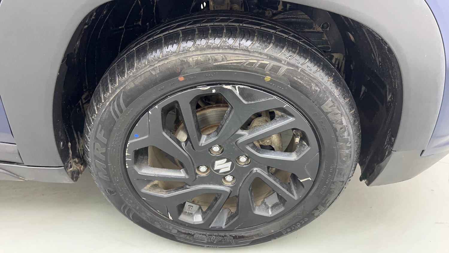 Used 2023 Maruti Suzuki Fronx Delta Plus 1.2L AGS Petrol Automatic tyres RIGHT FRONT TYRE RIM VIEW