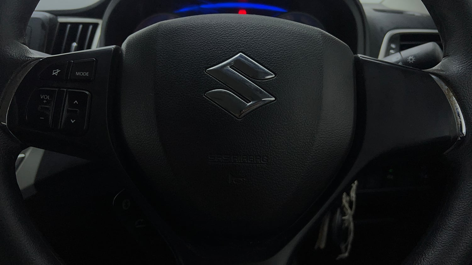 Used 2017 Maruti Suzuki Baleno Delta 1.2 Petrol Manual top_features Airbags