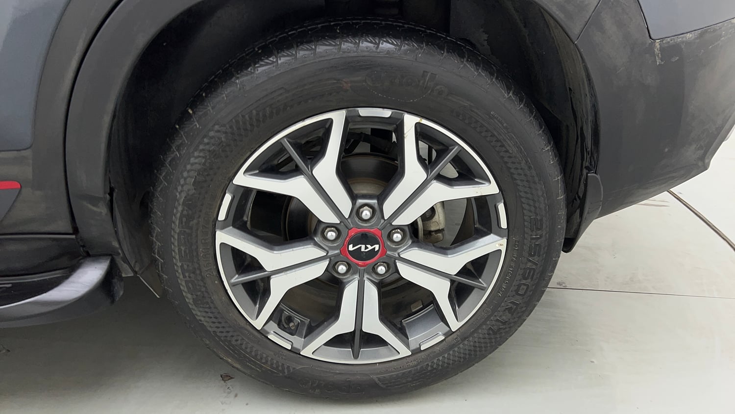 Used 2022 Kia Seltos GTX Plus 1.4 DCT Petrol Automatic tyres LEFT REAR TYRE RIM VIEW
