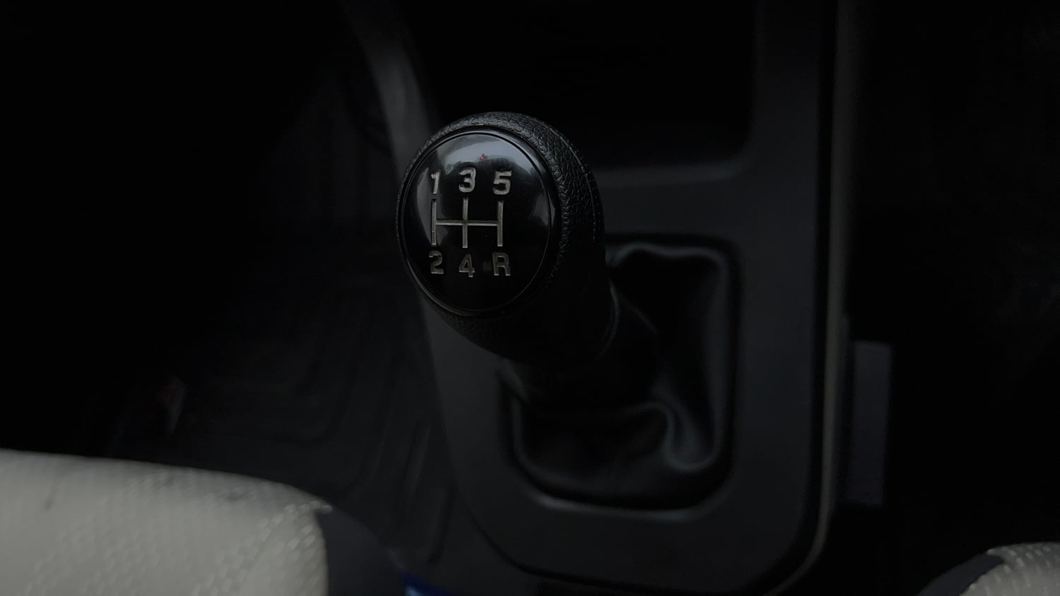 Used 2025 Maruti Suzuki Wagon R VXI 1.0 CNG Cng Manual interior GEAR  KNOB VIEW