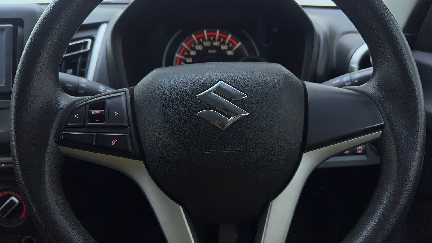 Used 2023 Maruti Suzuki Celerio ZXi Petrol Manual top_features Steering mounted controls