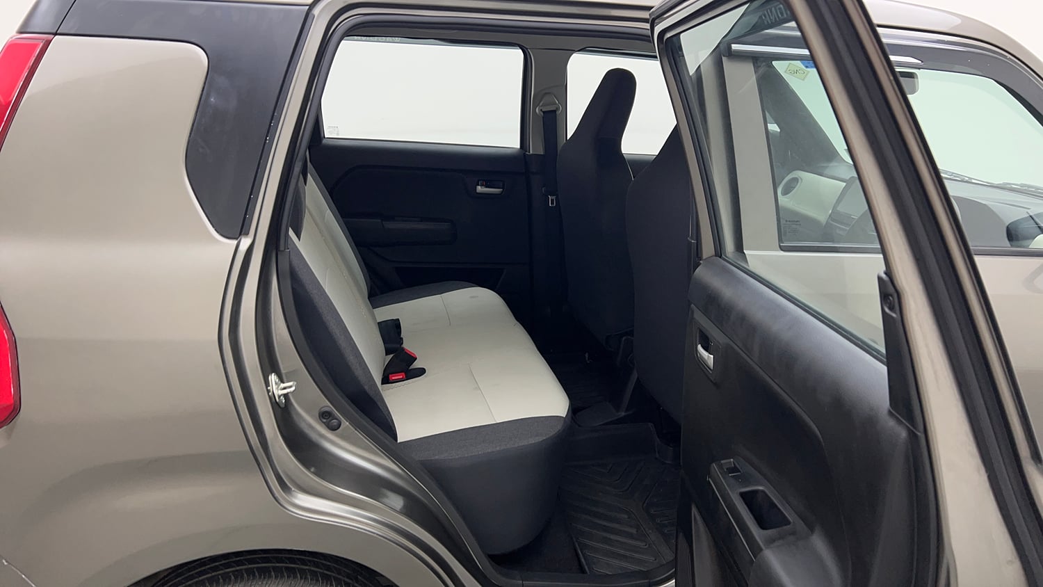 Used 2025 Maruti Suzuki Wagon R VXI 1.0 CNG Cng Manual interior RIGHT SIDE REAR DOOR CABIN VIEW