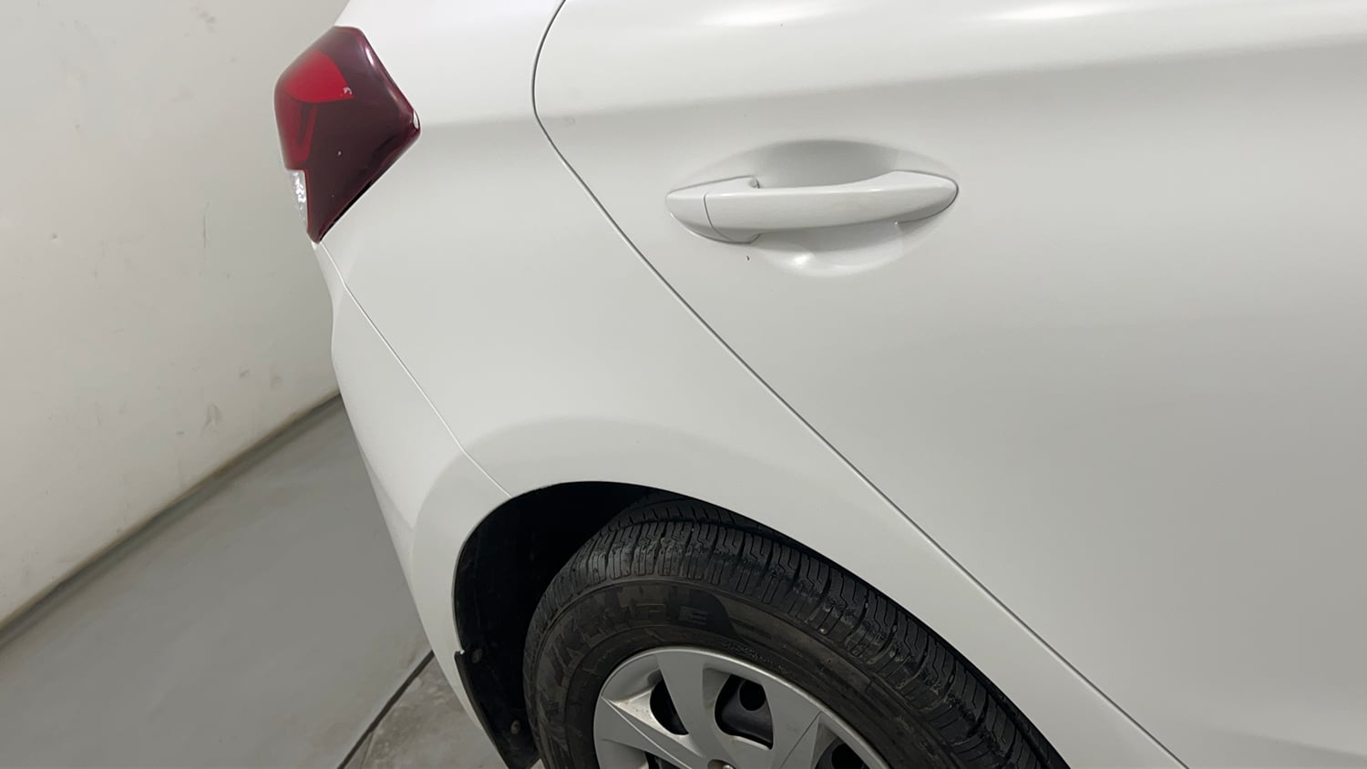 Used 2015 Hyundai Elite i20 Magna 1.2 Petrol Manual dents MINOR SCRATCH