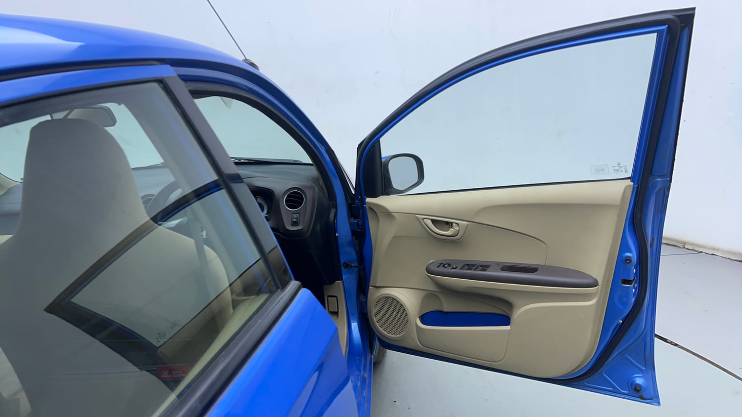 Used 2013 Honda Brio S MT Petrol Manual interior RIGHT FRONT DOOR OPEN VIEW