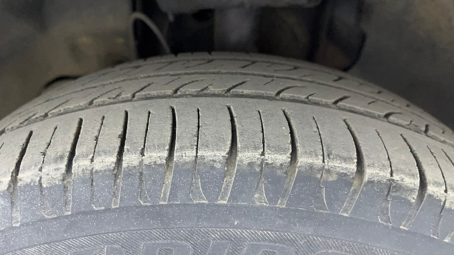 Used 2018 Tata Tiago Revotron XZA Petrol Automatic tyres LEFT FRONT TYRE TREAD VIEW