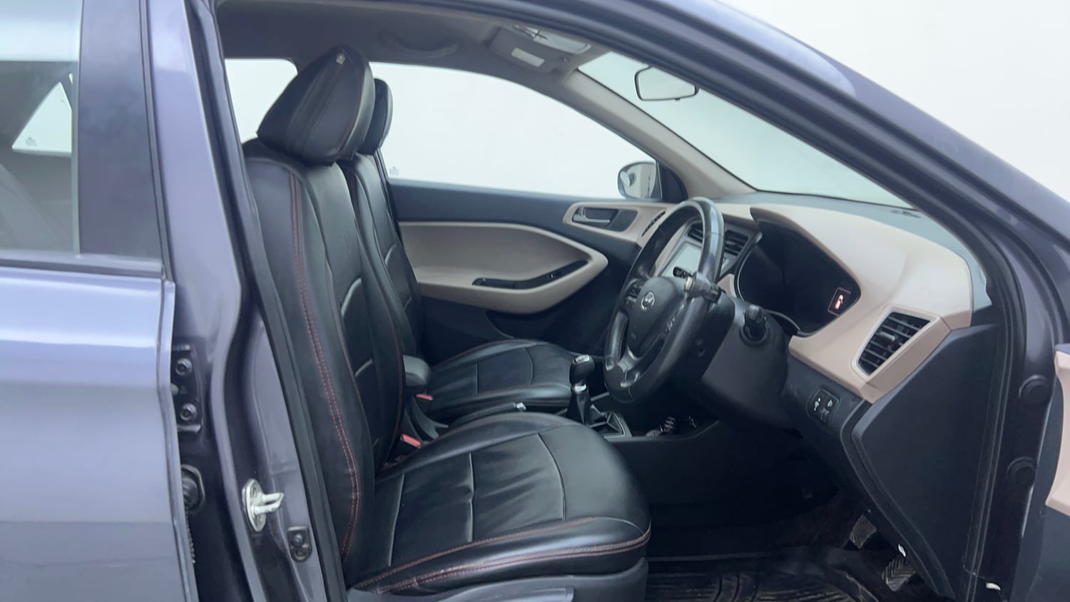 Used 2017 Hyundai Elite i20 Asta 1.2 Petrol Manual interior RIGHT SIDE FRONT DOOR CABIN VIEW